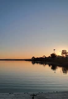 Mogan Gölü, doğada vakit geçirmek isteyen ziyaretçilerine doğal güzelliği ile eşsiz bir sahne sunuyor. Mogan Park, Mogan Gölü kıyısının yanında yer alır. Konumu